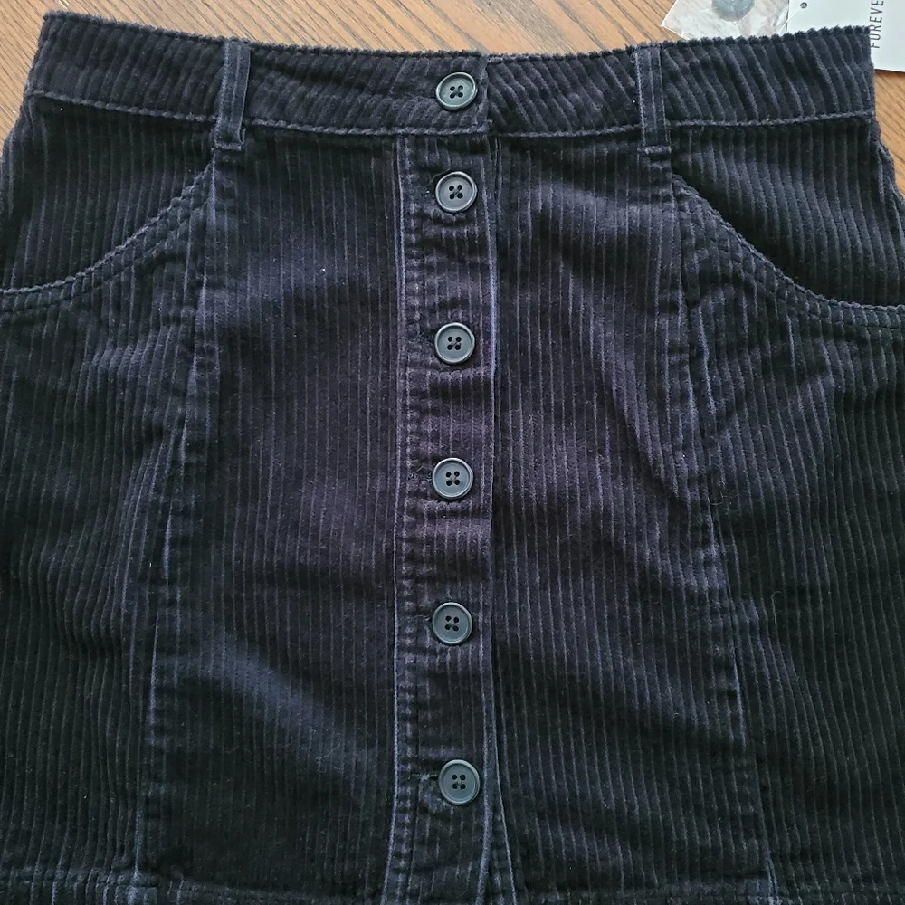 Forever 21 High-Waisted Black Corduroy Skirt Size Medium Button‎ Down
